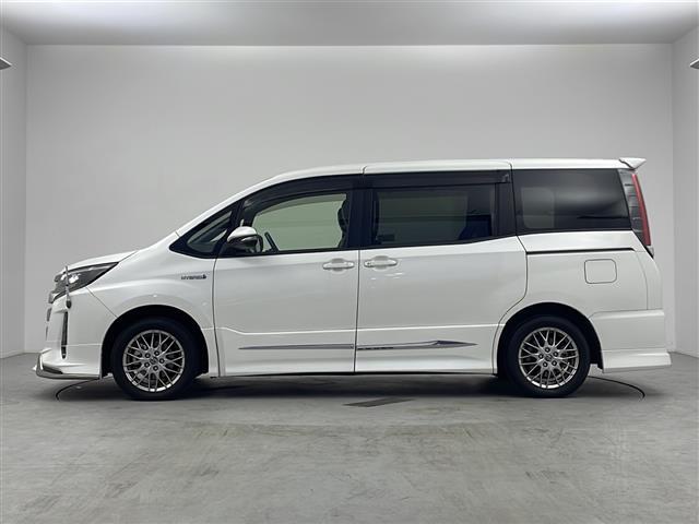 ノア ハイブリッドＳｉ　純正１０インチナビ　フリップダウンモニター　両側パワースライドドア　ＥＴＣ　モデリスタエアロ　トヨタセーフティセンス　バックカメラ　純正ＡＷ　純正フォグライト　純正ドアバイザー　スマートキー　ＬＥＤ（36枚目）