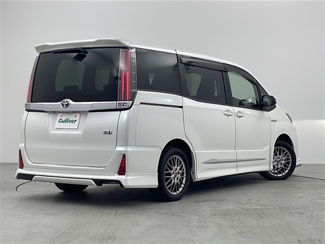 ノア ハイブリッドＳｉ　純正１０インチナビ　フリップダウンモニター　両側パワースライドドア　ＥＴＣ　モデリスタエアロ　トヨタセーフティセンス　バックカメラ　純正ＡＷ　純正フォグライト　純正ドアバイザー　スマートキー　ＬＥＤ（38枚目）