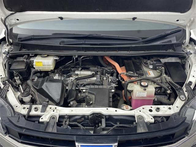 ノア ハイブリッドＳｉ　純正１０インチナビ　フリップダウンモニター　両側パワースライドドア　ＥＴＣ　モデリスタエアロ　トヨタセーフティセンス　バックカメラ　純正ＡＷ　純正フォグライト　純正ドアバイザー　スマートキー　ＬＥＤ（41枚目）