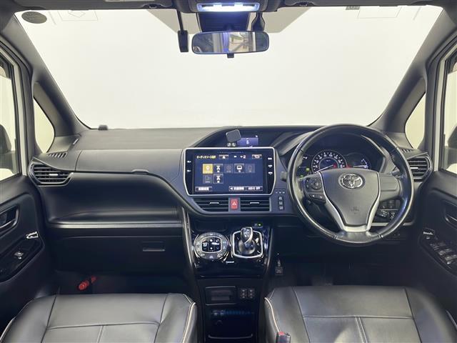 ノア ハイブリッドＳｉ　純正１０インチナビ　フリップダウンモニター　両側パワースライドドア　ＥＴＣ　モデリスタエアロ　トヨタセーフティセンス　バックカメラ　純正ＡＷ　純正フォグライト　純正ドアバイザー　スマートキー　ＬＥＤ（42枚目）