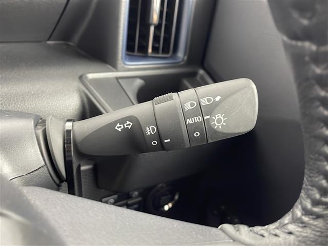 タント カスタムRS 純正ディスプレイオーディオ AM FM CD DVD AUX USB 両側パワースライドドア 全方位カメラ 衝突被害軽減ブレーキ 前後コーナーセンサー アイドリングストップ 横滑り防止装置シートヒータ(13枚目)