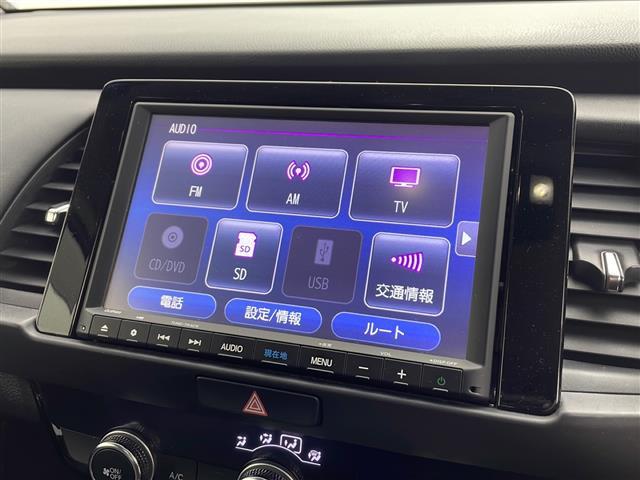 フィット ホーム　禁煙車　純正８型ナビ　ホンダセンシング　ＣＤ／ＤＶＤ／Ｂｌｕｅｔｏｏｔｈ／フルセグＴＶ　バックカメラ　スマートキー×２　ＥＴＣ　オートブレーキホールド　オートＬＥＤヘッドライト　１５インチアルミ（4枚目）