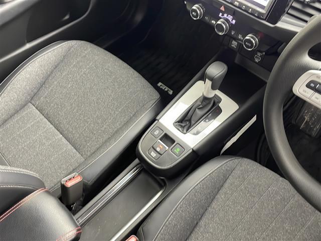 フィット ホーム　禁煙車　純正８型ナビ　ホンダセンシング　ＣＤ／ＤＶＤ／Ｂｌｕｅｔｏｏｔｈ／フルセグＴＶ　バックカメラ　スマートキー×２　ＥＴＣ　オートブレーキホールド　オートＬＥＤヘッドライト　１５インチアルミ（6枚目）