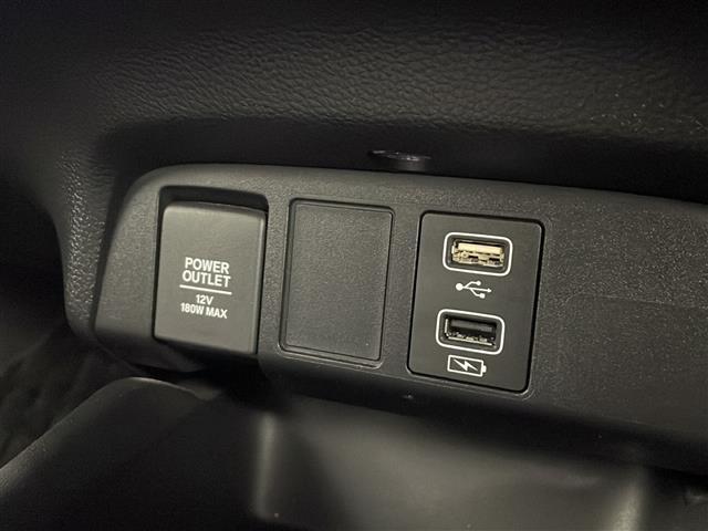 フィット ホーム　禁煙車　純正８型ナビ　ホンダセンシング　ＣＤ／ＤＶＤ／Ｂｌｕｅｔｏｏｔｈ／フルセグＴＶ　バックカメラ　スマートキー×２　ＥＴＣ　オートブレーキホールド　オートＬＥＤヘッドライト　１５インチアルミ（8枚目）