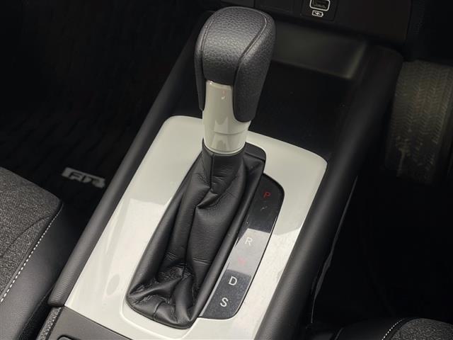 フィット ホーム　禁煙車　純正８型ナビ　ホンダセンシング　ＣＤ／ＤＶＤ／Ｂｌｕｅｔｏｏｔｈ／フルセグＴＶ　バックカメラ　スマートキー×２　ＥＴＣ　オートブレーキホールド　オートＬＥＤヘッドライト　１５インチアルミ（10枚目）