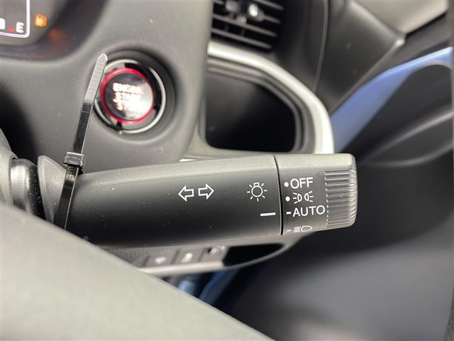 フィット ホーム　禁煙車　純正８型ナビ　ホンダセンシング　ＣＤ／ＤＶＤ／Ｂｌｕｅｔｏｏｔｈ／フルセグＴＶ　バックカメラ　スマートキー×２　ＥＴＣ　オートブレーキホールド　オートＬＥＤヘッドライト　１５インチアルミ（16枚目）