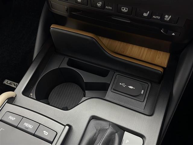 ＥＳ ＥＳ３００ｈ　バージョンＬ　純正１２．３インチワイドディスプレイナビ　電動サンルーフ　パノラミックビューモニター　ＬＥＸＵＳ　Ｓａｆｔｙ　Ｓｙｓｔｅｍ　ＬＥＸＵＳプレミアムサウンド　アダプティブクルーズコントロール（18枚目）