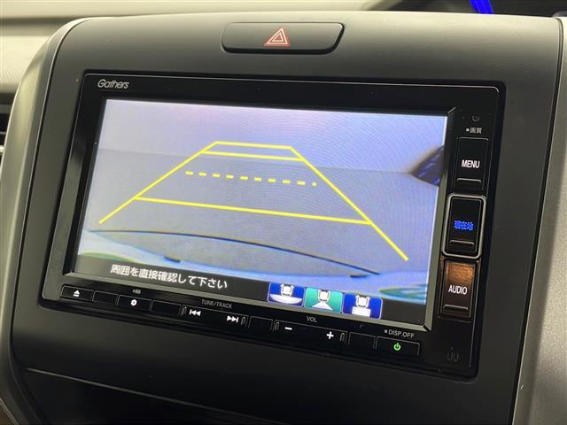 フリード Ｇ・ホンダセンシング　純正ナビ【ＶＸＭ２１４－ＶＦｉ】　両側パワースライドドア　バックカメラ　フルセグＴＶ　ブルートゥース　ＣＤ・ＤＶＤ　ホンダセンシング　衝突軽減ブレーキ　純正フロアマット　ＥＴＣ　スペアキー　保証書（3枚目）