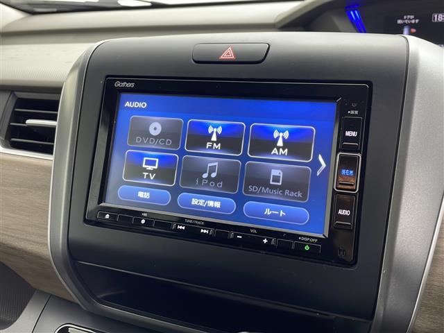 フリード Ｇ・ホンダセンシング　純正ナビ【ＶＸＭ２１４－ＶＦｉ】　両側パワースライドドア　バックカメラ　フルセグＴＶ　ブルートゥース　ＣＤ・ＤＶＤ　ホンダセンシング　衝突軽減ブレーキ　純正フロアマット　ＥＴＣ　スペアキー　保証書（4枚目）
