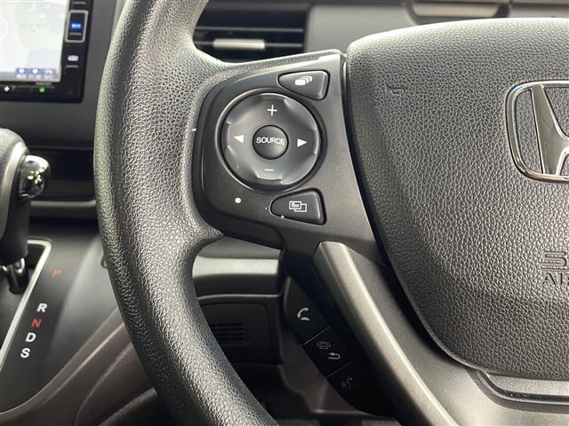 フリード Ｇ・ホンダセンシング　純正ナビ【ＶＸＭ２１４－ＶＦｉ】　両側パワースライドドア　バックカメラ　フルセグＴＶ　ブルートゥース　ＣＤ・ＤＶＤ　ホンダセンシング　衝突軽減ブレーキ　純正フロアマット　ＥＴＣ　スペアキー　保証書（10枚目）