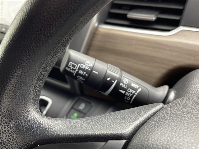 フリード Ｇ・ホンダセンシング　純正ナビ【ＶＸＭ２１４－ＶＦｉ】　両側パワースライドドア　バックカメラ　フルセグＴＶ　ブルートゥース　ＣＤ・ＤＶＤ　ホンダセンシング　衝突軽減ブレーキ　純正フロアマット　ＥＴＣ　スペアキー　保証書（12枚目）