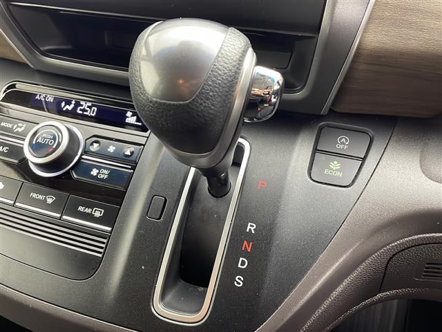 フリード Ｇ・ホンダセンシング　純正ナビ【ＶＸＭ２１４－ＶＦｉ】　両側パワースライドドア　バックカメラ　フルセグＴＶ　ブルートゥース　ＣＤ・ＤＶＤ　ホンダセンシング　衝突軽減ブレーキ　純正フロアマット　ＥＴＣ　スペアキー　保証書（14枚目）