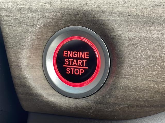 フリード Ｇ・ホンダセンシング　純正ナビ【ＶＸＭ２１４－ＶＦｉ】　両側パワースライドドア　バックカメラ　フルセグＴＶ　ブルートゥース　ＣＤ・ＤＶＤ　ホンダセンシング　衝突軽減ブレーキ　純正フロアマット　ＥＴＣ　スペアキー　保証書（16枚目）