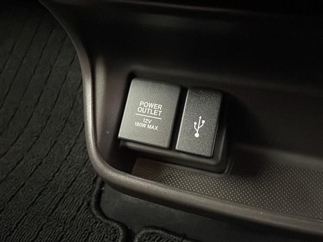 フリード Ｇ・ホンダセンシング　純正ナビ【ＶＸＭ２１４－ＶＦｉ】　両側パワースライドドア　バックカメラ　フルセグＴＶ　ブルートゥース　ＣＤ・ＤＶＤ　ホンダセンシング　衝突軽減ブレーキ　純正フロアマット　ＥＴＣ　スペアキー　保証書（20枚目）