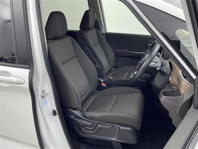 フリード Ｇ・ホンダセンシング　純正ナビ【ＶＸＭ２１４－ＶＦｉ】　両側パワースライドドア　バックカメラ　フルセグＴＶ　ブルートゥース　ＣＤ・ＤＶＤ　ホンダセンシング　衝突軽減ブレーキ　純正フロアマット　ＥＴＣ　スペアキー　保証書（21枚目）