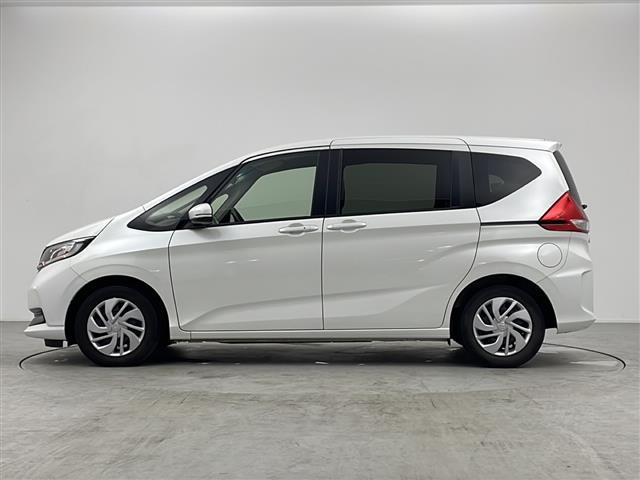 フリード Ｇ・ホンダセンシング　純正ナビ【ＶＸＭ２１４－ＶＦｉ】　両側パワースライドドア　バックカメラ　フルセグＴＶ　ブルートゥース　ＣＤ・ＤＶＤ　ホンダセンシング　衝突軽減ブレーキ　純正フロアマット　ＥＴＣ　スペアキー　保証書（30枚目）