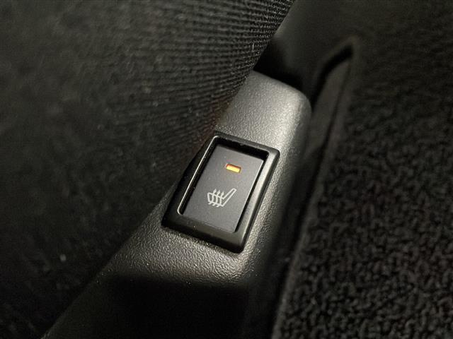 クロスビー ハイブリッドＭＺ　純正ナビ　全方位カメラ　フルセグＴＶ　ブルートゥース　ＣＤ・ＤＶＤ　ＵＳＢ　セーフティサポート　衝突被害軽減ブレーキ　革巻きステアリング　純正１８インチアルミホイール　保証書　スペアキー（11枚目）