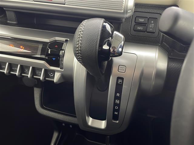 クロスビー ハイブリッドＭＺ　純正ナビ　全方位カメラ　フルセグＴＶ　ブルートゥース　ＣＤ・ＤＶＤ　ＵＳＢ　セーフティサポート　衝突被害軽減ブレーキ　革巻きステアリング　純正１８インチアルミホイール　保証書　スペアキー（19枚目）