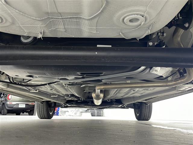 クロスビー ハイブリッドＭＺ　純正ナビ　全方位カメラ　フルセグＴＶ　ブルートゥース　ＣＤ・ＤＶＤ　ＵＳＢ　セーフティサポート　衝突被害軽減ブレーキ　革巻きステアリング　純正１８インチアルミホイール　保証書　スペアキー（40枚目）