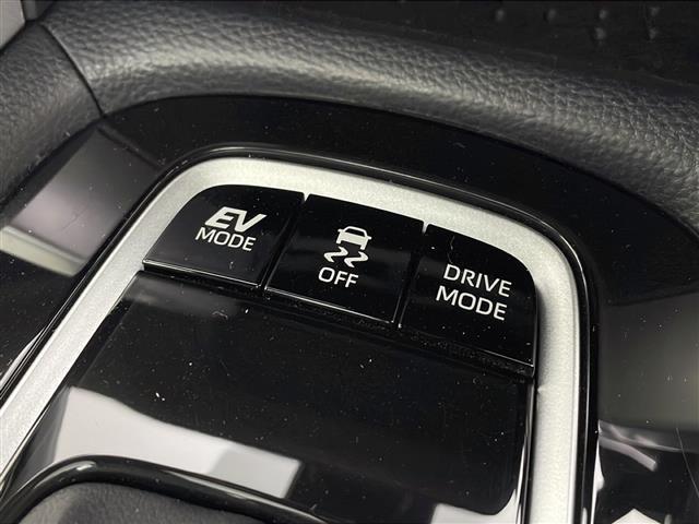 カローラクロス ハイブリッド　Ｚ　純正８インチナビ　バックカメラ　ルーフレール　パノラマルーフ　フルセグＴＶ　ＥＴＣ２．０　本革＋ファブリックシート　ハンズフリーパワーバックドア　純正１８インチアルミホイール　スペアキー（18枚目）