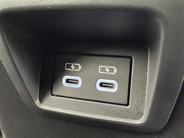 カローラクロス ハイブリッド　Ｚ　純正８インチナビ　バックカメラ　ルーフレール　パノラマルーフ　フルセグＴＶ　ＥＴＣ２．０　本革＋ファブリックシート　ハンズフリーパワーバックドア　純正１８インチアルミホイール　スペアキー（19枚目）