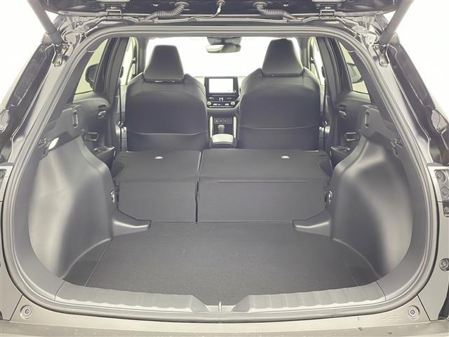 カローラクロス ハイブリッド　Ｚ　純正８インチナビ　バックカメラ　ルーフレール　パノラマルーフ　フルセグＴＶ　ＥＴＣ２．０　本革＋ファブリックシート　ハンズフリーパワーバックドア　純正１８インチアルミホイール　スペアキー（28枚目）