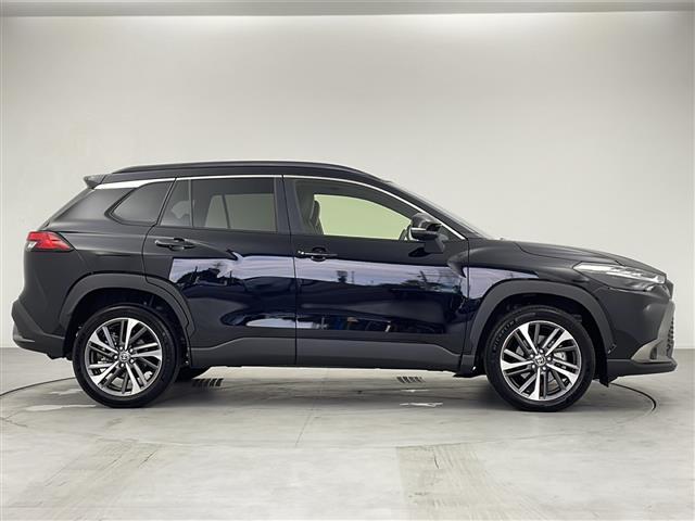 カローラクロス ハイブリッド　Ｚ　純正８インチナビ　バックカメラ　ルーフレール　パノラマルーフ　フルセグＴＶ　ＥＴＣ２．０　本革＋ファブリックシート　ハンズフリーパワーバックドア　純正１８インチアルミホイール　スペアキー（31枚目）