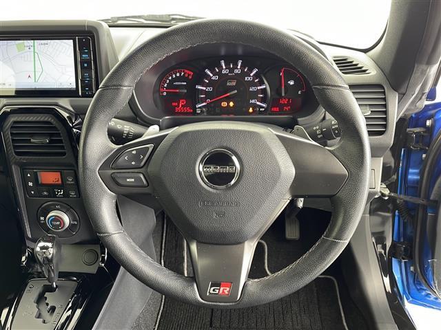 コペン ＧＲ　スポーツ　ワンオーナー　カロッツェリアナビ【ＡＶＩＣ－ＲＷ７１１】　バックカメラ　フルセグＴＶ　ＧＲスポーツ専用スポーツシート　ＧＲスポーツ専用フロアマット　ＧＲスポーツ専用革巻きステア　ＢＢＳアルミホイール（5枚目）