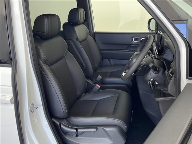 ステップワゴン ｅ：ＨＥＶスパーダ　登録済未使用車　純正１１．４インチナビ　Ｂｌｕｅｔｏｏｔｈ／フルセグＴＶ／ＤＶＤ／ＡｐｐｌｅＣａｒＰｌａｙ　ハーフレザーシート　Ｄ／Ｎシートヒーター　パワーバックドア　両側パワースライドドア　ＬＥＤ（18枚目）