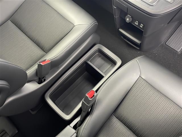 ステップワゴン ｅ：ＨＥＶスパーダ　登録済未使用車　純正１１．４インチナビ　Ｂｌｕｅｔｏｏｔｈ／フルセグＴＶ／ＤＶＤ／ＡｐｐｌｅＣａｒＰｌａｙ　ハーフレザーシート　Ｄ／Ｎシートヒーター　パワーバックドア　両側パワースライドドア　ＬＥＤ（19枚目）