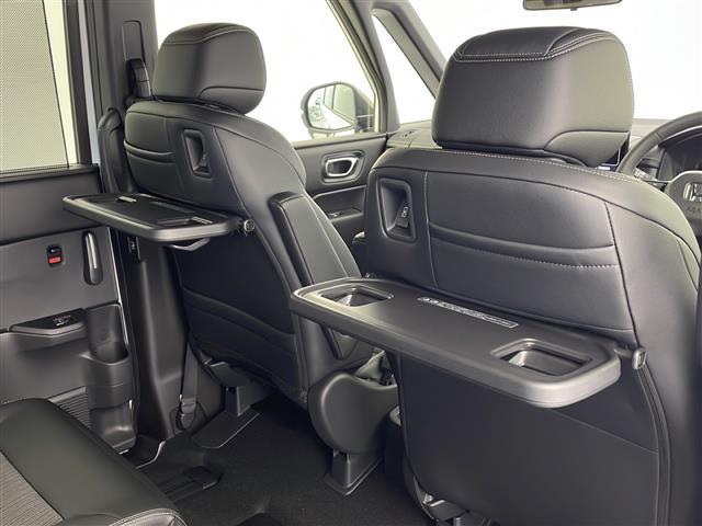 ステップワゴン ｅ：ＨＥＶスパーダ　登録済未使用車　純正１１．４インチナビ　Ｂｌｕｅｔｏｏｔｈ／フルセグＴＶ／ＤＶＤ／ＡｐｐｌｅＣａｒＰｌａｙ　ハーフレザーシート　Ｄ／Ｎシートヒーター　パワーバックドア　両側パワースライドドア　ＬＥＤ（20枚目）