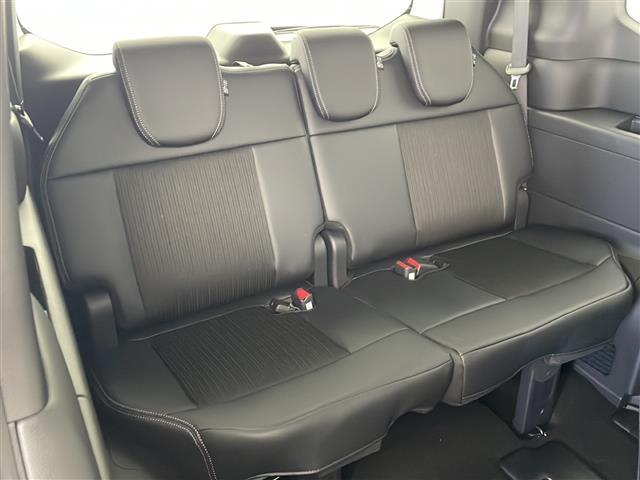 ステップワゴン ｅ：ＨＥＶスパーダ　登録済未使用車　純正１１．４インチナビ　Ｂｌｕｅｔｏｏｔｈ／フルセグＴＶ／ＤＶＤ／ＡｐｐｌｅＣａｒＰｌａｙ　ハーフレザーシート　Ｄ／Ｎシートヒーター　パワーバックドア　両側パワースライドドア　ＬＥＤ（25枚目）