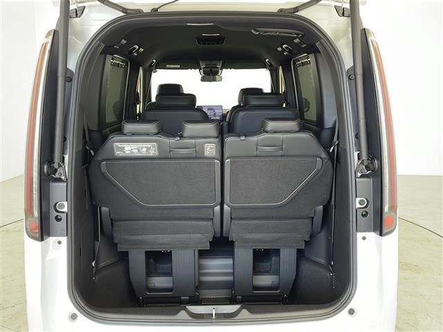 ステップワゴン ｅ：ＨＥＶスパーダ　登録済未使用車　純正１１．４インチナビ　Ｂｌｕｅｔｏｏｔｈ／フルセグＴＶ／ＤＶＤ／ＡｐｐｌｅＣａｒＰｌａｙ　ハーフレザーシート　Ｄ／Ｎシートヒーター　パワーバックドア　両側パワースライドドア　ＬＥＤ（26枚目）