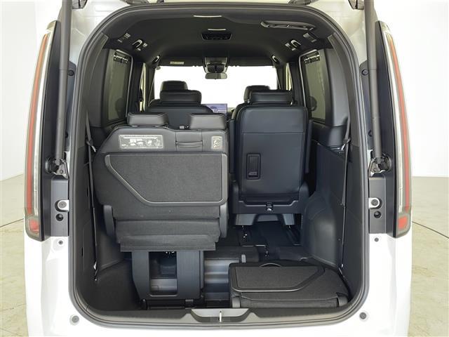 ステップワゴン ｅ：ＨＥＶスパーダ　登録済未使用車　純正１１．４インチナビ　Ｂｌｕｅｔｏｏｔｈ／フルセグＴＶ／ＤＶＤ／ＡｐｐｌｅＣａｒＰｌａｙ　ハーフレザーシート　Ｄ／Ｎシートヒーター　パワーバックドア　両側パワースライドドア　ＬＥＤ（27枚目）