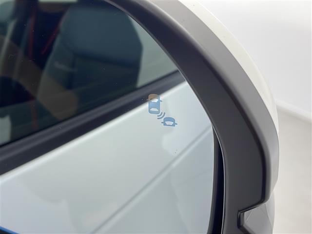 ステップワゴン ｅ：ＨＥＶスパーダ　登録済未使用車　純正１１．４インチナビ　Ｂｌｕｅｔｏｏｔｈ／フルセグＴＶ／ＤＶＤ／ＡｐｐｌｅＣａｒＰｌａｙ　ハーフレザーシート　Ｄ／Ｎシートヒーター　パワーバックドア　両側パワースライドドア　ＬＥＤ（32枚目）