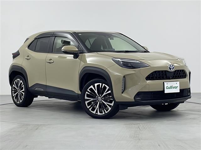 ヤリスクロス ハイブリッドＺ　純正ナビ　パノラミックビューモニター　ハーフレザーシート　ＥＴＣ２．０　トヨタセーフティセンス　ブラインドスポットモニター　フルセグＴＶ　純正フロアマット　純正１８インチアルミホイール　スペアキー（35枚目）