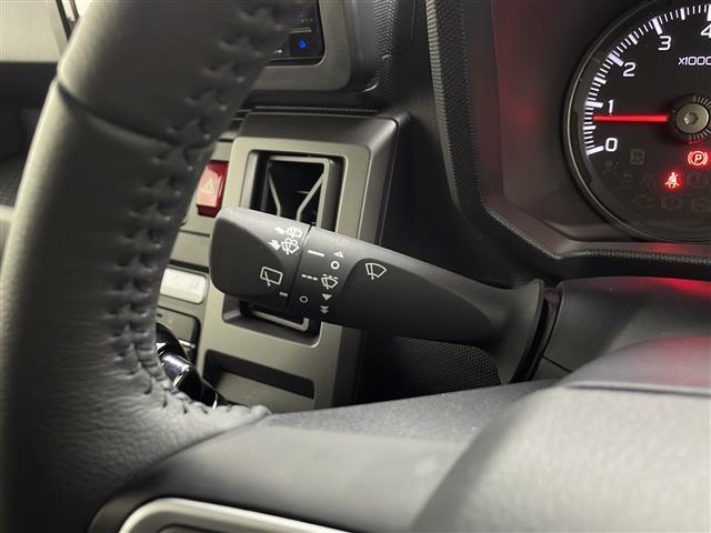 気になる車はすぐにお問い合わせください！画面右側の００６６から始まる無料ダイヤルからお問い合わせ下さい！専門スタッフがお車のご質問にお答えいたします！