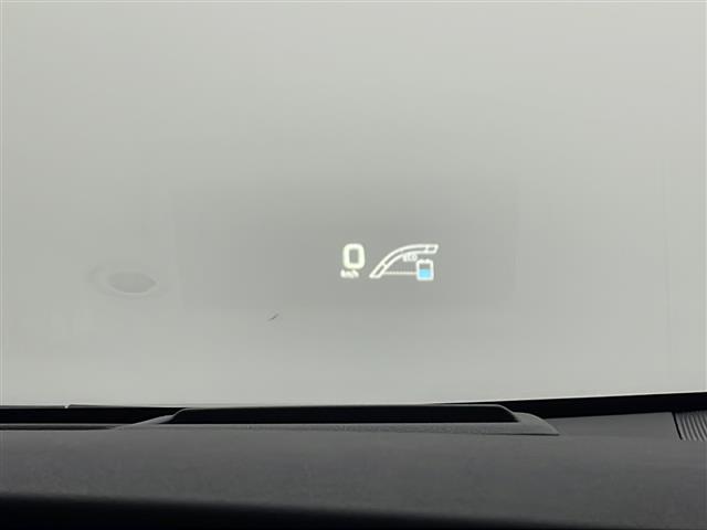 プリウス Aツーリングセレクション 純正9インチメモリナビ/AM/FM/SD/DISC/BT/フルセグ/前後ドライブレコーダー/黒革調シート/前席シートヒーター/運転席パワーシート/LEDオートライト/フロントフォグランプ(6枚目)