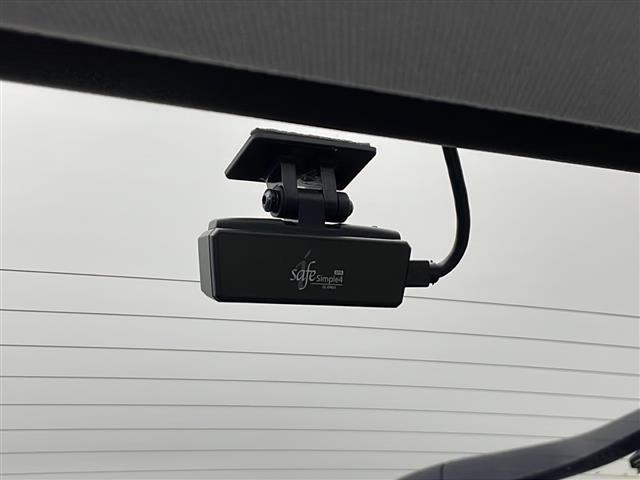 プリウス Aツーリングセレクション 純正9インチメモリナビ/AM/FM/SD/DISC/BT/フルセグ/前後ドライブレコーダー/黒革調シート/前席シートヒーター/運転席パワーシート/LEDオートライト/フロントフォグランプ(8枚目)