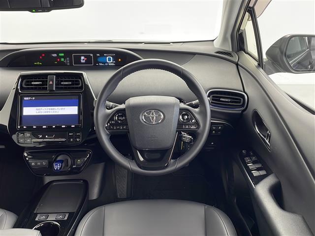 プリウス Aツーリングセレクション 純正9インチメモリナビ/AM/FM/SD/DISC/BT/フルセグ/前後ドライブレコーダー/黒革調シート/前席シートヒーター/運転席パワーシート/LEDオートライト/フロントフォグランプ(9枚目)