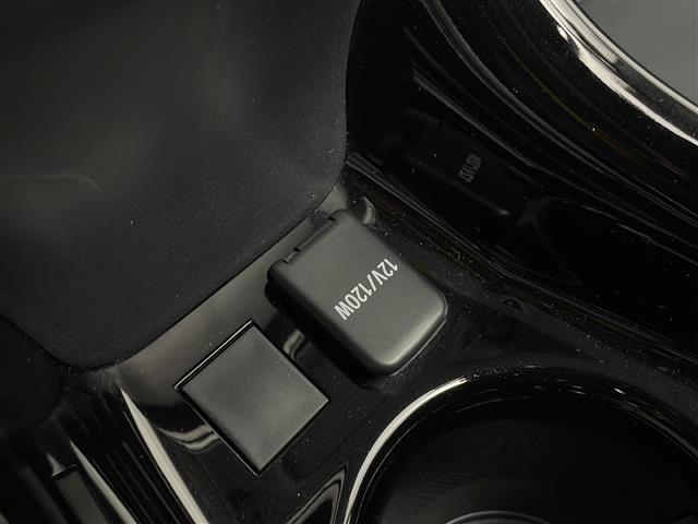 プリウス Aツーリングセレクション 純正9インチメモリナビ/AM/FM/SD/DISC/BT/フルセグ/前後ドライブレコーダー/黒革調シート/前席シートヒーター/運転席パワーシート/LEDオートライト/フロントフォグランプ(24枚目)