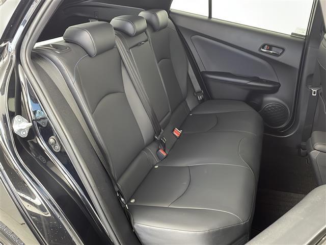 プリウス Aツーリングセレクション 純正9インチメモリナビ/AM/FM/SD/DISC/BT/フルセグ/前後ドライブレコーダー/黒革調シート/前席シートヒーター/運転席パワーシート/LEDオートライト/フロントフォグランプ(27枚目)