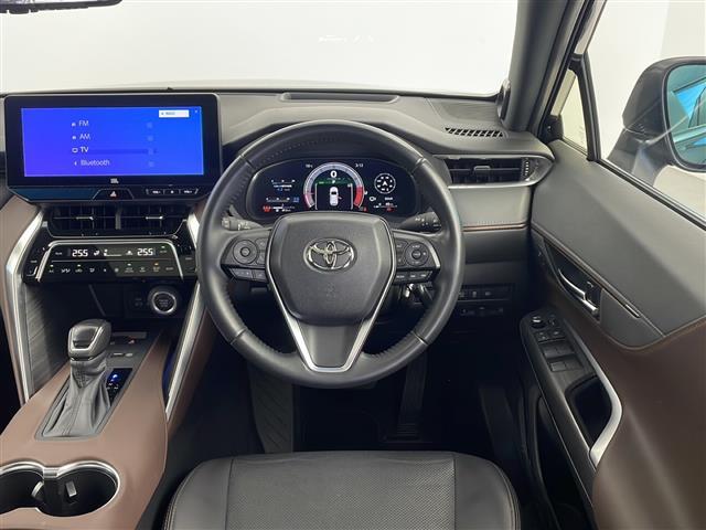 ハリアー Ｚ　レザーパッケージ　純正ナビ　ＦＭ／ＡＭ／フルセグＴＶ／ＢＴ／ＵＳＢ／Ｍｉｒａｃａｓ／ＴＶキャンセラー　ＪＢＬサウンド　全方位カメラ　ヘッドアップディスプレイ　調光パノラマルーフ　ビルトインＥＴＣ２，０　スペアキー（8枚目）