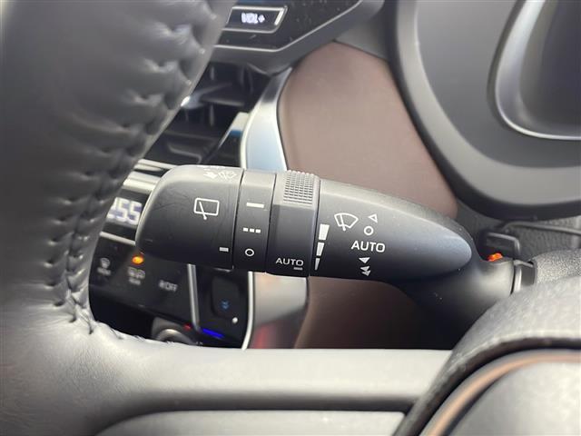 ハリアー Ｚ　レザーパッケージ　純正ナビ　ＦＭ／ＡＭ／フルセグＴＶ／ＢＴ／ＵＳＢ／Ｍｉｒａｃａｓ／ＴＶキャンセラー　ＪＢＬサウンド　全方位カメラ　ヘッドアップディスプレイ　調光パノラマルーフ　ビルトインＥＴＣ２，０　スペアキー（12枚目）