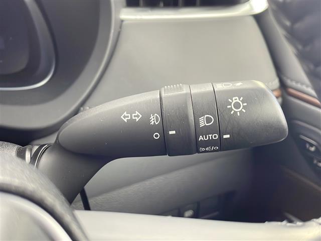 ハリアー Ｚ　レザーパッケージ　純正ナビ　ＦＭ／ＡＭ／フルセグＴＶ／ＢＴ／ＵＳＢ／Ｍｉｒａｃａｓ／ＴＶキャンセラー　ＪＢＬサウンド　全方位カメラ　ヘッドアップディスプレイ　調光パノラマルーフ　ビルトインＥＴＣ２，０　スペアキー（13枚目）