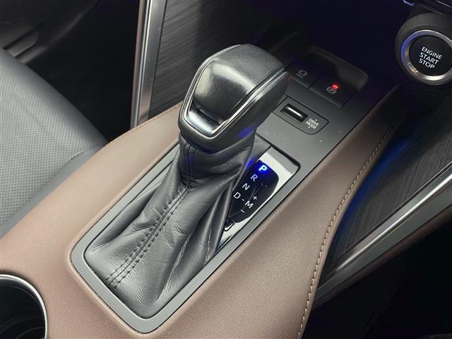 ハリアー Ｚ　レザーパッケージ　純正ナビ　ＦＭ／ＡＭ／フルセグＴＶ／ＢＴ／ＵＳＢ／Ｍｉｒａｃａｓ／ＴＶキャンセラー　ＪＢＬサウンド　全方位カメラ　ヘッドアップディスプレイ　調光パノラマルーフ　ビルトインＥＴＣ２，０　スペアキー（17枚目）