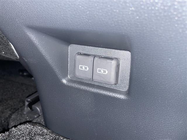 ハリアー Ｚ　レザーパッケージ　純正ナビ　ＦＭ／ＡＭ／フルセグＴＶ／ＢＴ／ＵＳＢ／Ｍｉｒａｃａｓ／ＴＶキャンセラー　ＪＢＬサウンド　全方位カメラ　ヘッドアップディスプレイ　調光パノラマルーフ　ビルトインＥＴＣ２，０　スペアキー（29枚目）