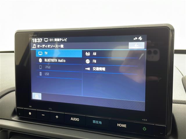 ＷＲ－Ｖ Ｚ　純正８インチメモリナビ　ＦＭ　ＡＭ　ＢＴ　ｉｐｏｄ　ＵＳＢ　フルセグ　純正ドライブレコーダー　ハーフレザーシート　革巻きステアリング　ステアリングスイッチ　パドルシフト　バックカメラ　スペアキーＥＴＣ（4枚目）