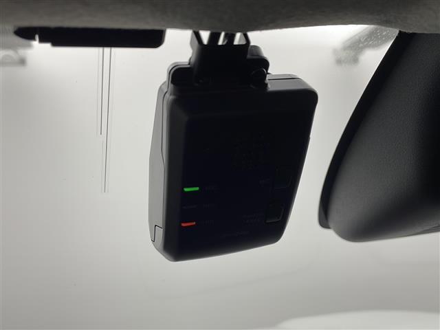 ＷＲ－Ｖ Ｚ　純正８インチメモリナビ　ＦＭ　ＡＭ　ＢＴ　ｉｐｏｄ　ＵＳＢ　フルセグ　純正ドライブレコーダー　ハーフレザーシート　革巻きステアリング　ステアリングスイッチ　パドルシフト　バックカメラ　スペアキーＥＴＣ（19枚目）