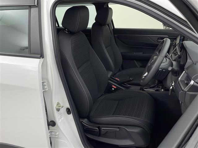 ＷＲ－Ｖ Ｚ　純正８インチメモリナビ　ＦＭ　ＡＭ　ＢＴ　ｉｐｏｄ　ＵＳＢ　フルセグ　純正ドライブレコーダー　ハーフレザーシート　革巻きステアリング　ステアリングスイッチ　パドルシフト　バックカメラ　スペアキーＥＴＣ（22枚目）